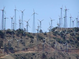 "Tehachapi wind farm 3" by Stan Shebs.  Licensed under CC BY-SA 3.0 via Commons - https://commons.wikimedia.org/wiki/File:Tehachapi_wind_farm_3.jpg#/media/File:Tehachapi_wind_farm_3.jpg